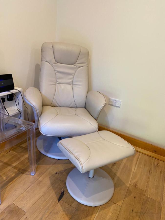 Ralph'S Barn Villa Newport  Ngoại thất bức ảnh